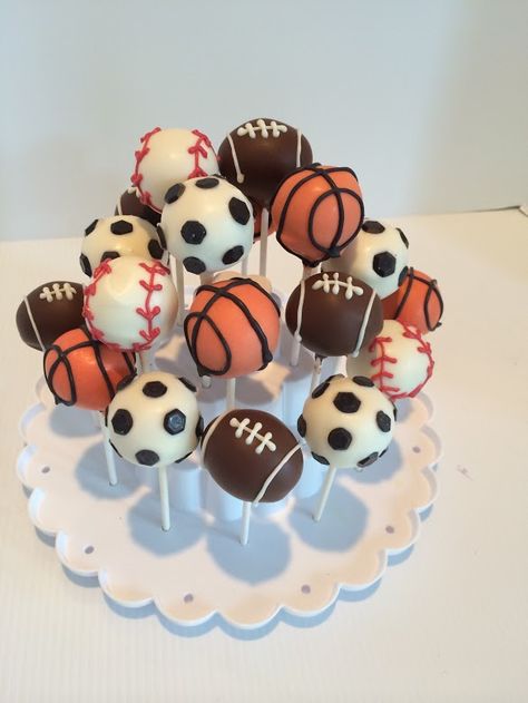 Sports Cake Pops www.fayescakepops.com #soccer #basketball #baseball #football Basketball Cakesicles, Sports Cake Pops, Basketball And Baseball Cake, Football Baseball Basketball Cake, Basketball Chocolate Covered Oreos, Cake Basketball, Sports Birthday Cakes, Sports Cake, Pop Cake