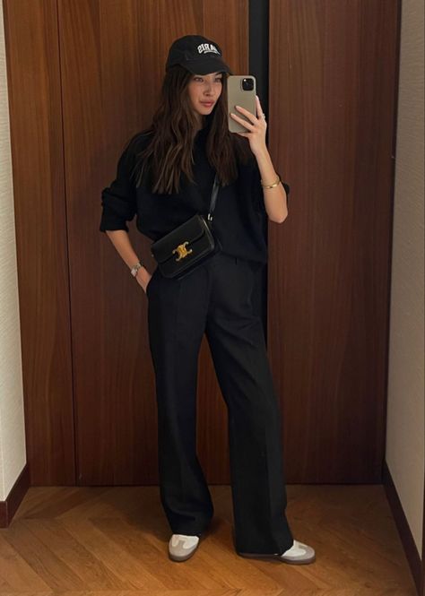 Celine Bag Outfit, Celine Triomphe, Ootd Women, Bag Outfit, Current Styles, Dressy Outfits, Casual Style Outfits, Style Outfits, Spring Summer Outfits