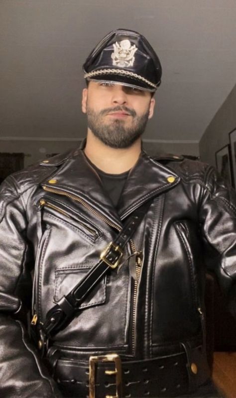 Leather Fashion Men, Bear Leather, Mens Leather Clothing, Mens Leather Pants, Black Leather Biker Jacket, Leather Gear, Leather Wear, Biker Leather, Men In Uniform