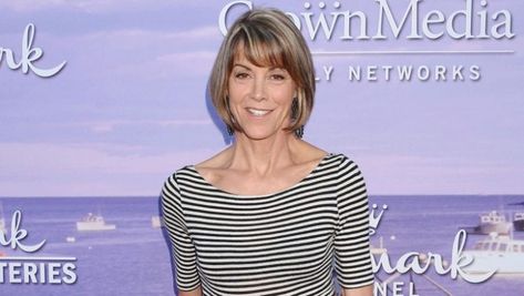 10 Things You Didn't Know about Wendie Malick Wendie Malick, Film And Tv, Figure It Out, Tv Shows, Actresses, In This Moment, T Shirts For Women, V Neck, Film