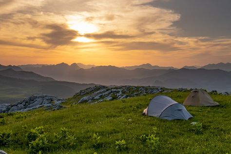 Tipps zum Camping in Albanien mit Zelt oder Wohnwagen inklusive Übersicht von Campingplätzen & Infos zum Wildcampen. Bucket List, I Hope, Camping, Collage, Canning, Travel, Pins, Quick Saves