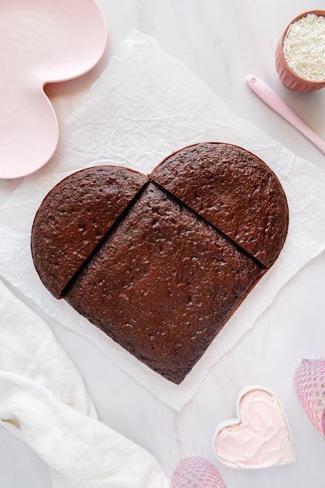 How to Make a Heart-Shaped Cake without a Heart Pan Heart Shaped Wedding Cakes Simple, Easy Vanilla Frosting, Heart Shaped Wedding Cakes, Heart Cake Design, Vegan Cream Cheese Frosting, Cake Heart, Heart Shaped Cake, Heart Wedding Cakes, Single Layer Cakes