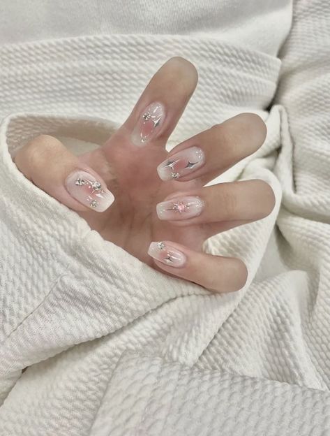 cute sparkle nails Korea Nail, Unique Nail Art, Korean Nail Art, Asian Nails, Gel Nails Diy, Minimal Nails, Blush Nails, Casual Nails, Almond Nails Designs