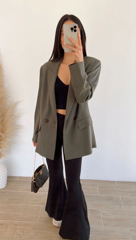 Blazer Verde Outfit, Blazer Verde Outfits Mujer, Blazer Verde, Olive Green Blazer, Outfit Blazer, Bodycon Outfits, Blazer Outfit, Outfit Mujer, Green Blazer