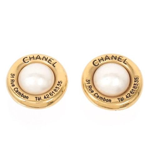 Chanel Vintage Gold Pearl Rue Telephone Number Large Button Earrings 1990 Chanel Vintage Jewelry, Grace Bradley, Chanel Buttons, Vintage Chanel Earrings, Earrings Gold Pearl, Gold Pearl Jewelry, Jewelry Classic, Chanel Pearls, Gucci Jewelry