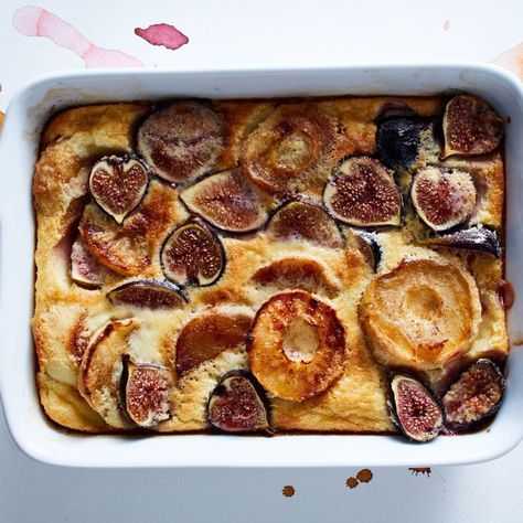 We call this delightful apple and fig custard recipe “dessert for breakfast.” Thanksgiving Breakfast Brunch, Custard Dessert Recipes, Clafoutis Recipe, Fig Season, Thanksgiving Breakfast, Custard Recipe, Custard Desserts, Fig Recipes, Custard Recipes