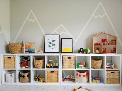 Cube Ikea, Small Space Storage Bedroom, Bedroom Storage For Small Rooms, Storage Hacks Bedroom, Twin Nursery, Indoor Playroom, Diy Bedroom Storage, Storage Bench Bedroom, Playroom Storage