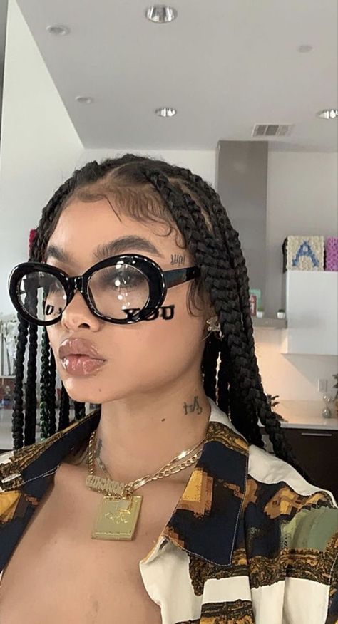 Hairstyle Idea, Idea Photo, Cute Box Braids Hairstyles, Gloss Labial, Girls Braids, Stylish Glasses, Hottest Fashion Trends, Pretty Selfies, The Culture