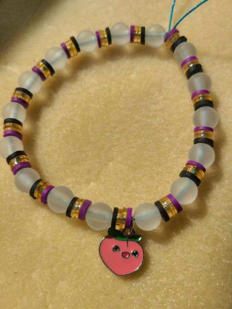 Purple and black poly beads with glass cloudy beads. These beads are strung on a light blue stretch cord. This bracelet will fit a 7.5 inch wrist snuggly. Pony Bead Bracelets, Halloween Bracelet, Pony Beads, Simple Art, Art Drawings Simple, Purple And Black, Jewelry Bracelets, Light Blue, Art Drawings