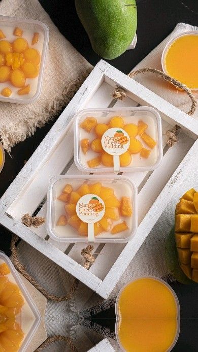 Bahan dan Cara membuat Mango Cheese Pudding https://resepmamiku.com/mango-cheese-pudding-sarongsarie Puding Mangga, Agar Agar Jelly, Cheese Pudding, Pudding Cups, Pudding Desserts, Jelly, Mango, Milk, Dessert