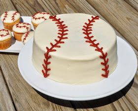 Birthday Cake For Men Easy, Baseball Treats, Baseball Birthday Cakes, Baseball Theme Birthday, Baseball Cake, Sport Cakes, Smooth Cake, Cake Blog, Birthday Cakes For Men