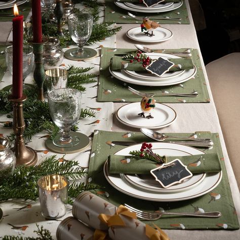 Soft, candy-colored tones for a playful, lighthearted vibe. Elegant Christmas Dining Table Decor, Christmas Table Green, Green Christmas Table Decor, Green Christmas Table, Christmas Table Design, Christmas Table Decorations Ideas, Green Table Settings, Christmas Dining Table Decorations, Christmas Chaos