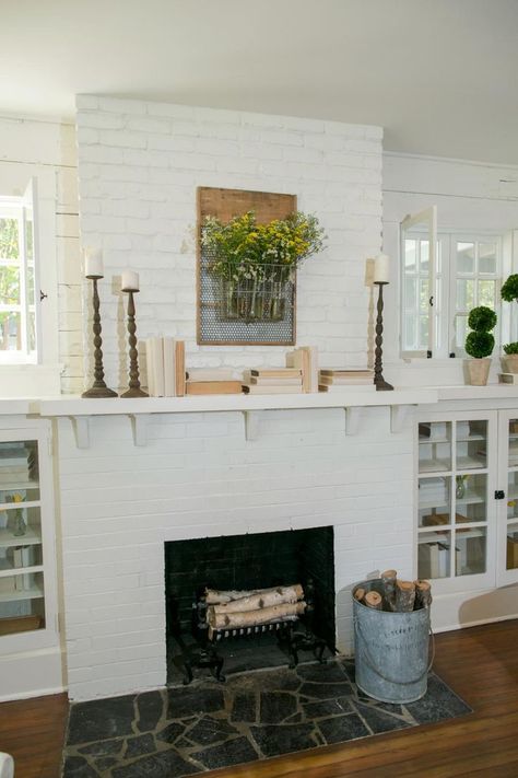 fireplace mantel Living Room Joanna Gaines, White Brick Fireplace, Painted Brick Fireplaces, White Fireplace, Farmhouse Fireplace, White Brick, Painted Brick, Fireplace Makeover, The Fireplace