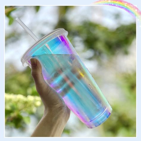 Beautiful hologram cup, lovely lovely lovely!!! Reusable Plastic Cups, Cold Cup, Plastic Cup, Pool Party, Iced Coffee, New Arrival, Tumbler, Pool, Coffee