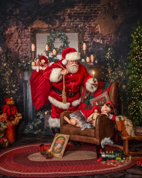 Santa Claus Photo Shoot, Hometown Christmas, Outdoor Santa, Santa Claus Photos, Santa Experience, New Year Pictures, Moments Photography, Christmas Backdrops, Santa Clause