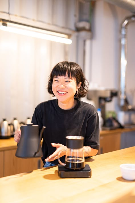 Do you know Mars? She has joined our team 4 years ago as a Barista and quickly became the Shop Manager at our 19grams Schlesi Café.  For two years she is part of our roasting team now. Taking care of roasting (obviously), Quality Control, organising our internal Team Cuppings, coffee packing and so much more. Full interview https://19grams.coffee/en/blogs/neues-von-19grams/meet-the-team-mars-from-our-roasting-team #19grams #coffee #specialtycoffee #coffeeroasters #barista #coffeeroastery Zombie Food, Cafe Barista, Coffee Vibes, Food Reference, Coffee Pack, Coffee Roastery, Self Serve, Specialty Coffee, Coffee Photography