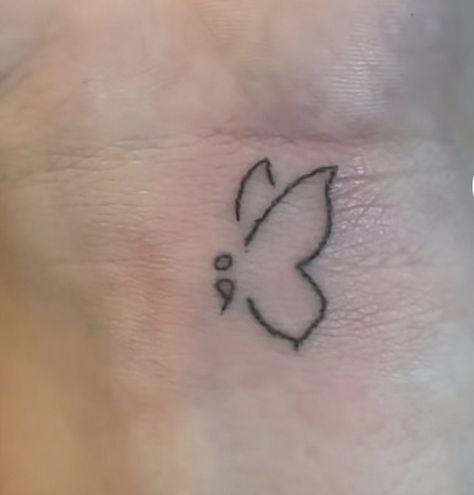 Easy Butterfly Tattoo, Easy Doodles Drawings, Tattoo Shop, Simple Doodles, Butterfly Tattoo, Simple Tattoos, Cute Anime Couples, Doodle Drawings, Paw Print Tattoo