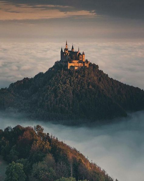 Bojnice Castle, Hohenzollern Castle, Castle Aesthetic, Germany Castles, Neuschwanstein Castle, Chateau France, Fantasy Castle, Beautiful Castles, A Castle