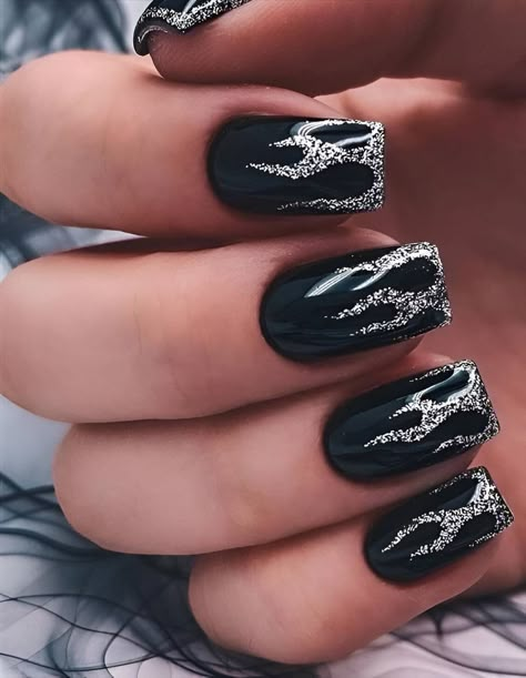 Rock N Roll Nails, Rocker Nails, Rock Nails, Concert Nails, Nail Artwork, Black Nails With Glitter, Punk Nails, Edgy Nails, Black Nail Designs