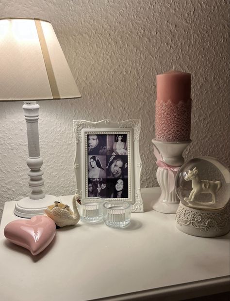 Lana Del Rey Room Ideas, Lana Del Rey Decor, Lana Del Ray Room, Lana Del Rey Room Decor, Lana Del Rey Bedroom, Lana Del Rey Room Aesthetic, Lana Del Rey Room, Vinyl Room, Lana Del Rey Vinyl