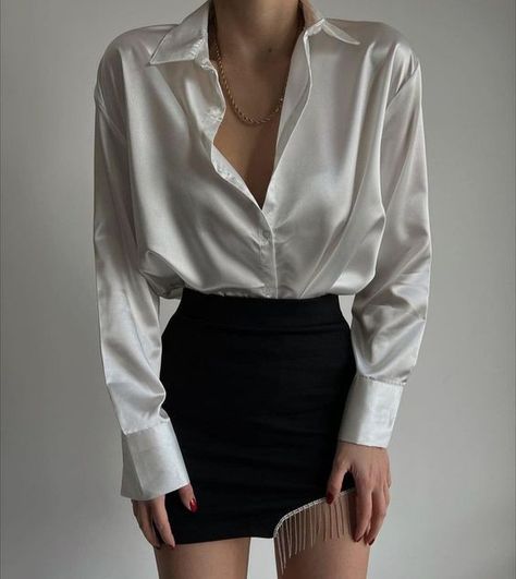 White Satin Shirt Outfit, Satin Shirt Outfit, White Satin Shirt, Satin Blouse Outfit, White Satin Blouse, White Shirt Outfits, Looks Chic, Kpop Fashion Outfits, Blouse Outfit