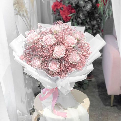 Flowers For Girlfriend, Luxury Flower Bouquets, Pink Rose Bouquet, Birthday Bouquet, Container Gardening Flowers, Boquette Flowers, Flower Business, Flower Boutique, Flower Bucket