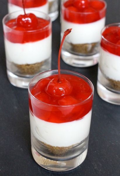 These no-bake Fireball Whisky Cheesecake Shots are a perfect party dessert! Whiskey Cheesecake, Fireball Whiskey Recipes, Whiskey Desserts, Bachelorette Party Desserts, Cheesecake Shots, Fireball Recipes, Whiskey Recipes, Fireball Whiskey, Dessert Shots