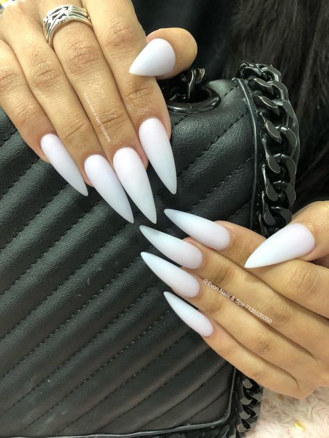 White Stelito Nails, Long Nails Pointy, White Nails Stiletto, Nails Long Black, White Matte Nails, Medium Stiletto Nails, Nail Ideas Long, Stelleto Nails, Nails Pointy