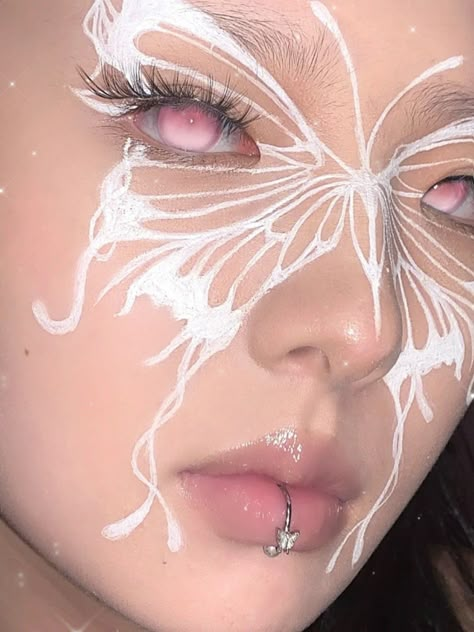 Aesthetic Face Painting Ideas, Butterfly Aesthetic Makeup, Fairy Butterfly Makeup, Makeup Looks Butterfly, White Butterfly Makeup, White Fairy Makeup, Butterfly Face Makeup, White Makeup Ideas, White Goth Makeup