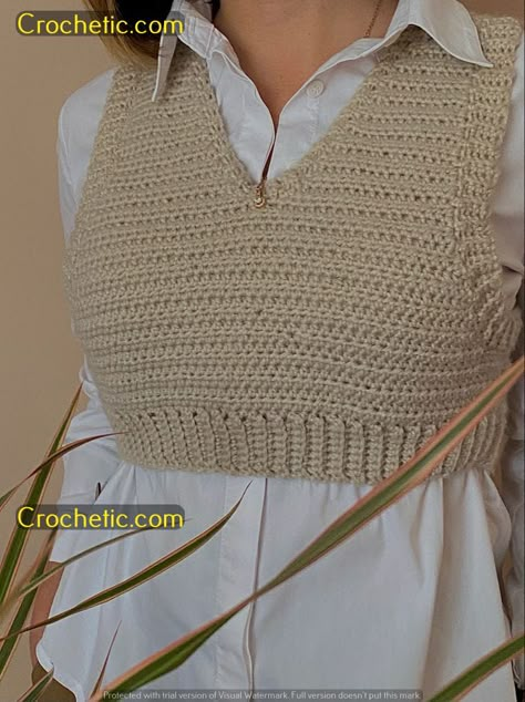 Masterful Crochet Grids for Artisanal Projects  Seasonal Surprises: Grid Patterns for Holidays Pola Kardigan, Diy Crochet Cardigan, Crochet Blouse Pattern, Crochet Crop Top Pattern, Mode Crochet, Crochet Vest Pattern, Diy Vetement, Kawaii Crochet, Crochet Fashion Patterns