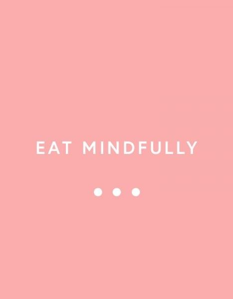 Tips For Eating Mindfully: Take a couple of deep, conscious breaths before you start to eat. Pay attention to all five senses. Take the time to notice the color of your food. If it's a strawberry, is it bright red? What color are its seeds? Natural Diuretic Foods, Diuretic Foods, Eating Mindfully, How To Stop Cravings, Curb Cravings, Natural Diuretic, Food Issues, Health Guru, Five Senses