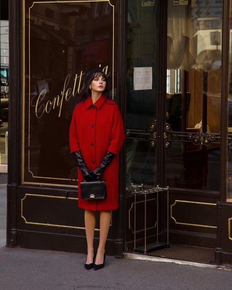 Paola Cossentino on Instagram: “The Brigette coat is finally ready for you. I drew its shapes thinking about a type of energy in particular: the one of a daydreamer who…” Luxury Red Outerwear For Evening, Classic Red Outerwear For Office, Luxury Red Evening Outerwear, Classic Red Outerwear, Classic Red Outerwear For Evening, Classic Red Evening Outerwear, Red Coat Outfit, Mode Mantel, Glamour Vintage