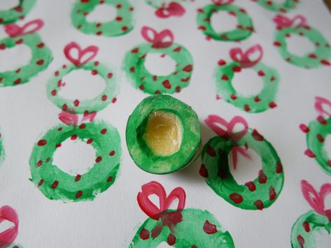 Potato Printing Christmas, Potato Print Christmas Cards, Potato Printing, Invitations To Play, Christmas Potatoes, Posters Christmas, Sweet Wrappers, Potato Stamp, Potato Print