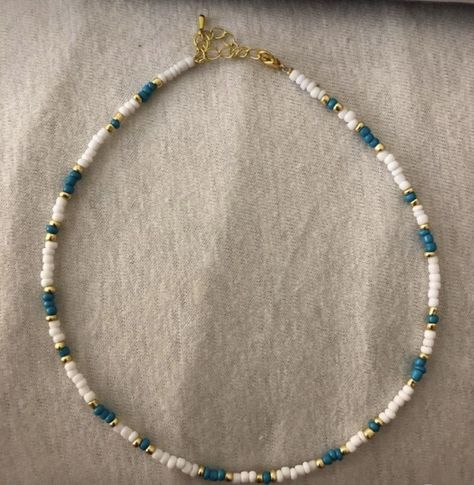 Diy Simple Necklaces, Selfmade Jewelry Beads, Selfmade Necklace, Beeds Jewelery, Schmuck Diy, Preppy Jewelry, Diy Collier, Beaded Jewelry Necklaces, Beaded Necklace Diy