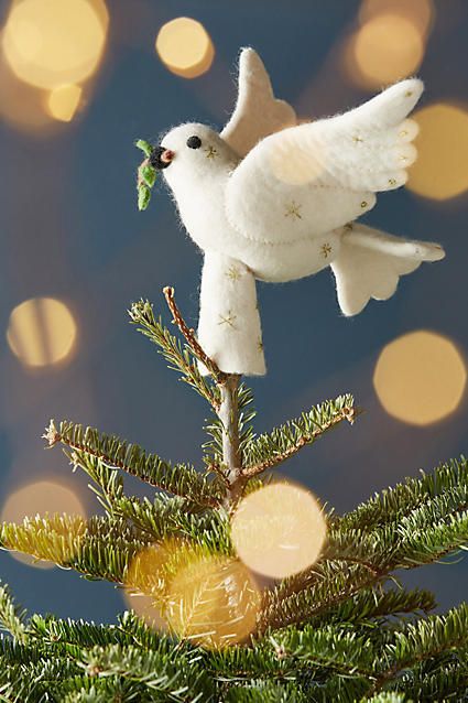 Anthropologie Felted Dove Tree Topper #ad #AnthroFave #AnthroRegistry Anthropologie Dove Christmas Tree, Anthropologie Christmas Tree, Christmas Tree Toppers Unique, Bird Christmas Tree, Anthropologie Christmas, Anthropologie Holiday, Diy Christmas Tree Topper, Bird Christmas, Needle Felted Christmas