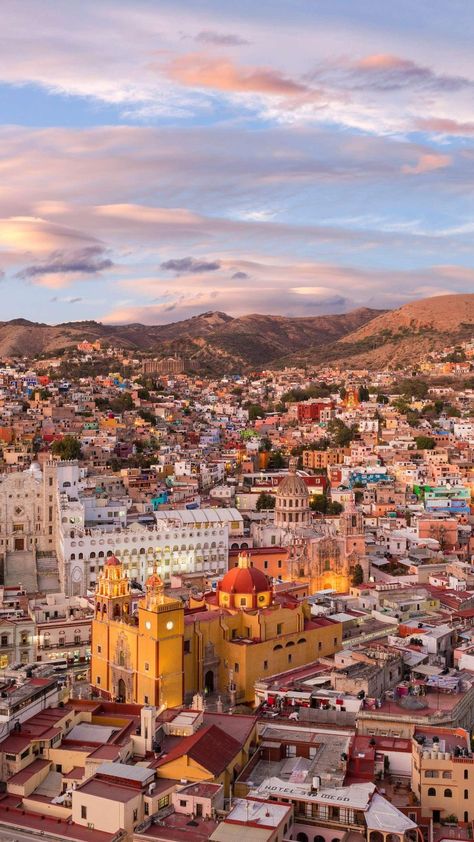 Guanajuato,Mexico City Landscape Photography, Mexico Wallpaper, Horse Animation, Plant Kingdom, Mexico Vacation, City Wallpaper, City Landscape, City Aesthetic, Landscape Wallpaper