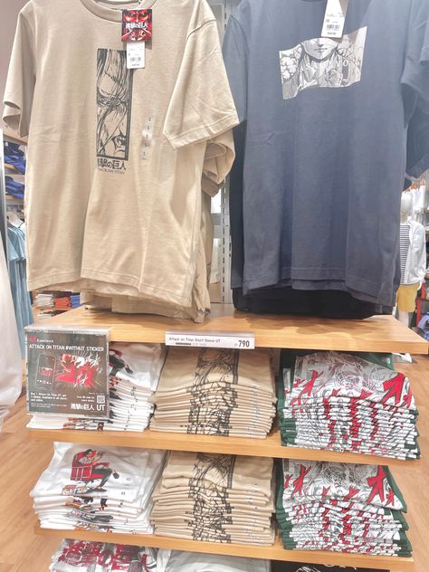 Attack On Titan Clothes, Attack On Titan Outfit, Uniqlo T Shirt, Attack On Titan Shirt, Target Shirt, Uniqlo Shirt, Harajuku Outfits, Clothing Hacks, Kawaii Fashion