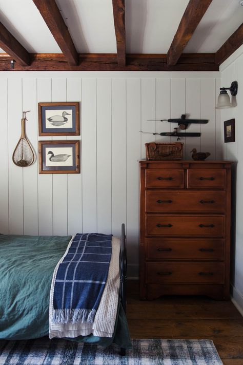 vintage-equestrian-inspired-boys-room-16 Polo Bedroom Ideas, Hunt Country Style Interior, Jenny Lind Bed Boys Room, Boys Vintage Sports Room, Hunting Bedroom For Boys, Boys Twin Bedroom Ideas, Aesthetic Boys Bedroom, Ralph Lauren Boys Room, Boys Vintage Bedroom