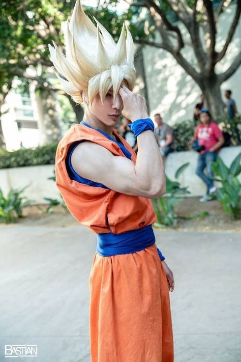 Dragonball Cosplay, Dragon Ball Cosplay, Goku Cosplay, Meus Pins, Costume Ideas, Dragon Ball, Snow White, Disney Princess, Disney Characters