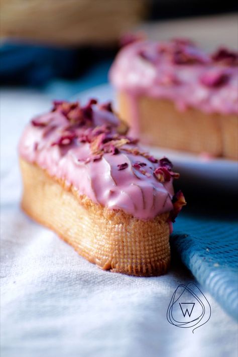 Rose And Pistachio, Rose Pistachio, Non Dairy Desserts, Eclair Recipe, Vegan Pastries, Plant Based Desserts, Breakfast Pastries, French Pastries, Fun Baking Recipes