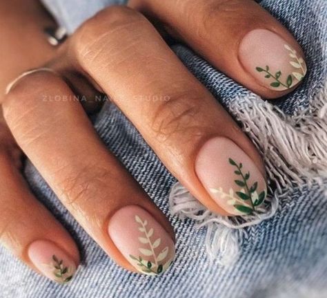 White and green botanical nails 🌿 Botanical Nails, Nails Art Designs, Art Designs Ideas, Nagellack Trends, Nail Blue, Minimal Nails, Cute Gel Nails, Manicure Y Pedicure, Minimalist Nails