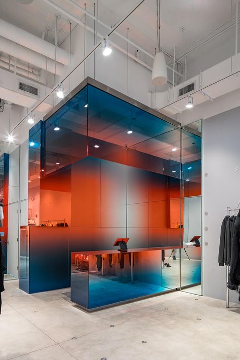 FRAME | Why Miami’s luxury retail market is dressing down Gaming Center, Architectural Graphics, Glass Store, Store Concept, Fashion Shops, Retail Market, Retail Interior, Design Hotel, Store Interior