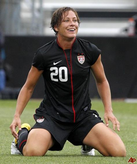 Abby Wambach, Hot Rugby Players, Alex Morgan Soccer, Map Fabric, Womens Rugby, Soccer Girl Problems, Female Soccer, Women's Soccer Team, Manchester United Soccer