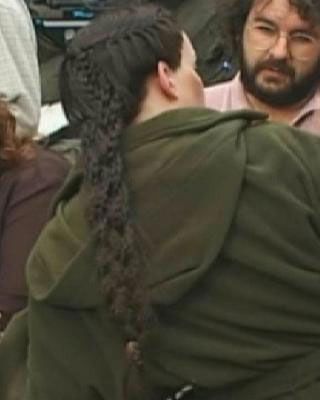 Arwen - Lord of the Rings - The Two Towers - Liv Tyler - alternate Helms Deep battle with Arwen -  behind the scenes - Arwen's battle braid - Peter Jackson Arwen Hairstyle, Lotr Arwen, Elvish Hairstyles, Elven Hair, Elven Hairstyles, Partial Updo, Helms Deep, Lotr Costume, Viking Braids