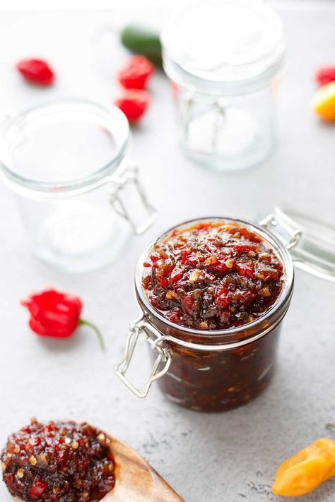 Pepper Chutney, Hot Pepper Relish, Pickled Foods, Mayo Salad, Relish Recipe, Pepper Relish, Eggs Recipes, Relish Recipes, Cream Cheese Dips