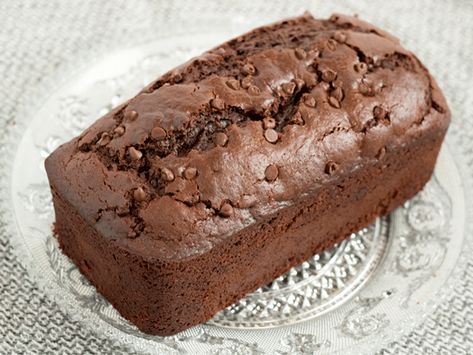 Amish Double Chocolate Chip Bread - Bread by the Hour Amish Friendship Starter, Amish Starter, Amish Bread Starter, Starter Bread, Chocolate Chip Bread Recipe, Friendship Bread Recipe, Bakery Sweets, Amish Bread, Amish Friendship Bread