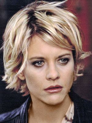 Even after all these years I think this style is still relevant! Meg Ryan Short Hair, Meg Ryan Haircuts, Meg Ryan Hairstyles, Shaggy Bob Hairstyles, Shaggy Short Hair, Shaggy Haircuts, Meg Ryan, Shag Hairstyles, Penteado Cabelo Curto