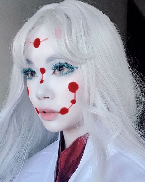 I tried my hand at cosplaying the spider mom from kimetsu no yaiba!! She’s a beau and a tormented soul .. 😭 Products use Tormented Soul, Anime Cosplay Makeup, Anime Makeup, Vintage Halloween Costume, Halloween Makeup Inspiration, Anime Halloween, Epic Cosplay, Crazy Makeup, Halloween Makeup Looks