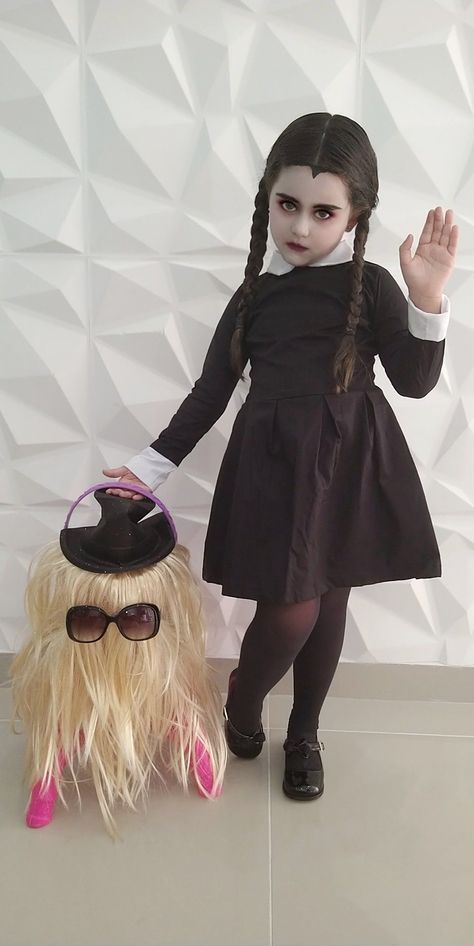 Wensday Costumes, Kids Wednesday Addams Costume, Wensday Costume Ideas, Wednesday Costume Kids, Wensday Adams Costume Ideas, Wensday Adams Party Ideas, Wednesday Adams Birthday Party, Chipettes Costume, Wednesday Halloween Costume