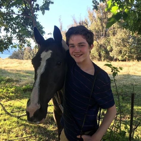 Connor James ‘CJ’ Luther Davis Cleveland, Levi Miller, A Wrinkle In Time, Popular People, Actor Picture, Teenage Boys, Daily Meals, Guys And Girls, Famous People